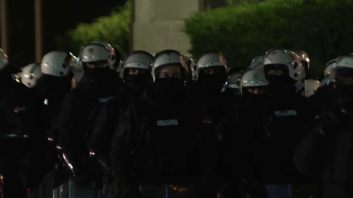 SRCE: Policija ne primenjuje zakon, štiti Ćacilend umesto reda i mira