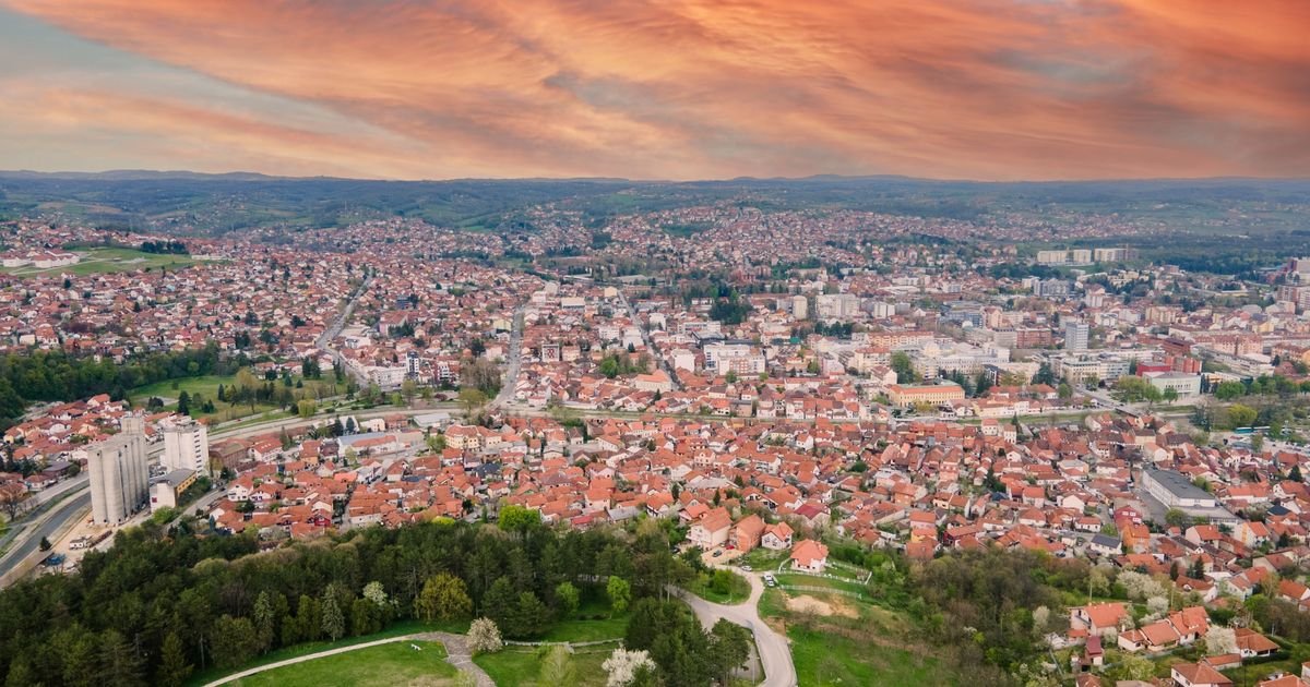 Valjevski osnovci u akciji "Mladi govore o demokratiji"