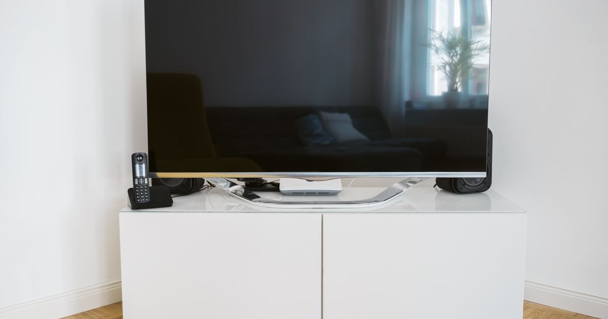 Ne vidite ništa na TV-u od sunca i lampi? Ovo je spas za svaku dnevnu sobu
