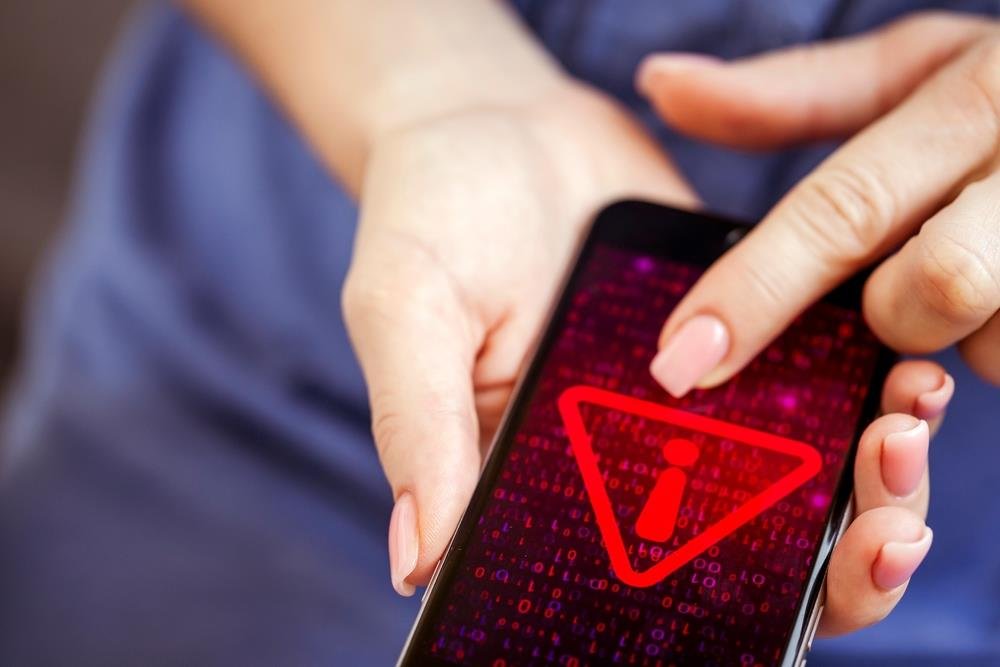 Vaš telefon vas špijunira: Ove aplikacije otkrivaju i kradu sve vaše poruke!