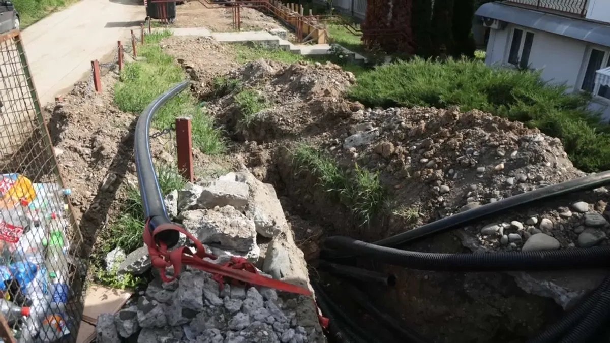 Meštani Vrnjačke Banje nekoliko dana blokiraju ulicu: Strahuju da će ostati bez vode zbog novih zgrada