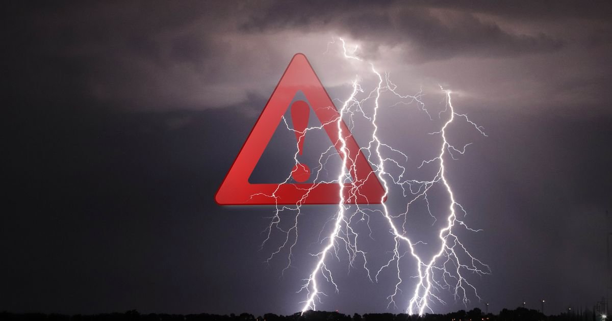 RHMZ popalio meteoalarme! Ovi regioni danas su u crvenom: PRETE oluje sa grmljavinom, grad i orkanski vetar