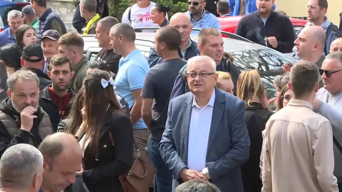 U Aranđelovcu potvrđivanje mandata odbornika: Neki građani se navodno organizovano okupili