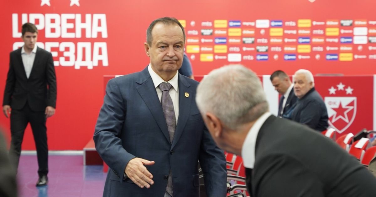 Ivica Dačić došao na Marakanu da se oprosti od Cveleta
