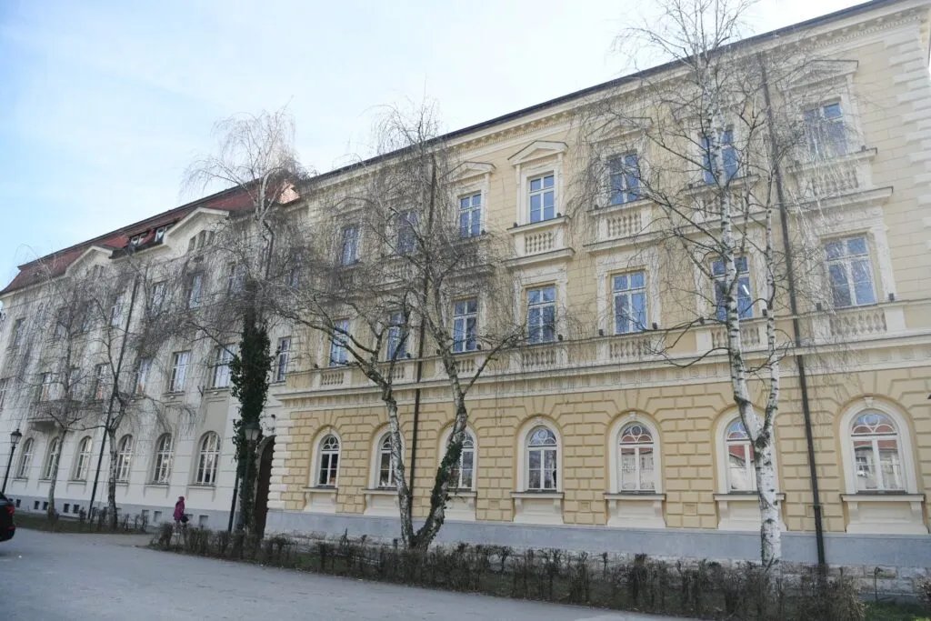 Zemunska gimnazija uskoro ostaje bez v. d. direktora, novi još nije postavljen: Neizvesno ko će potpisati svedočanstva maturantima