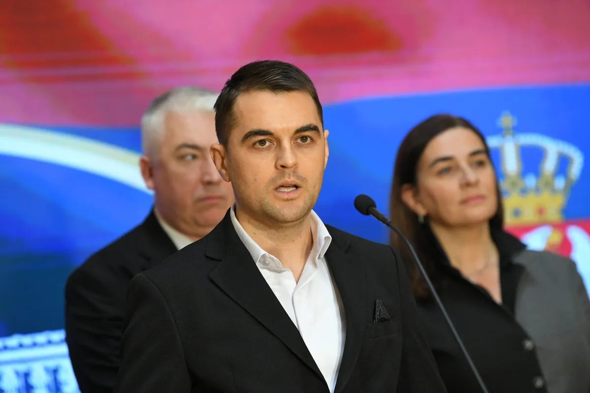 "Da li u Srbiji glasa žena koja je rođena kad su Turci predali ključeva Beograda Obrenovićima?"
