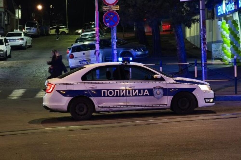 MOTKAMA I FLAŠAMA KRENULI NA PUBLIKU, UHAPŠENO 20 HULIGANA! Povređeno 7 policajaca u jezivom okršaju u Smederevu!