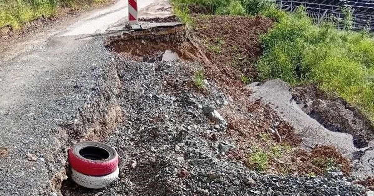 Plašimo se da neko ne pogine, tada će biti kasno: Pokrenuto užasno klizište na loklanom putu kod Čačka