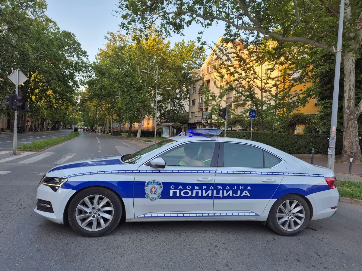 Osumnjičen da je posle nesporazuma u saobraćaju sigurnosnim pojasom udarao muškarca