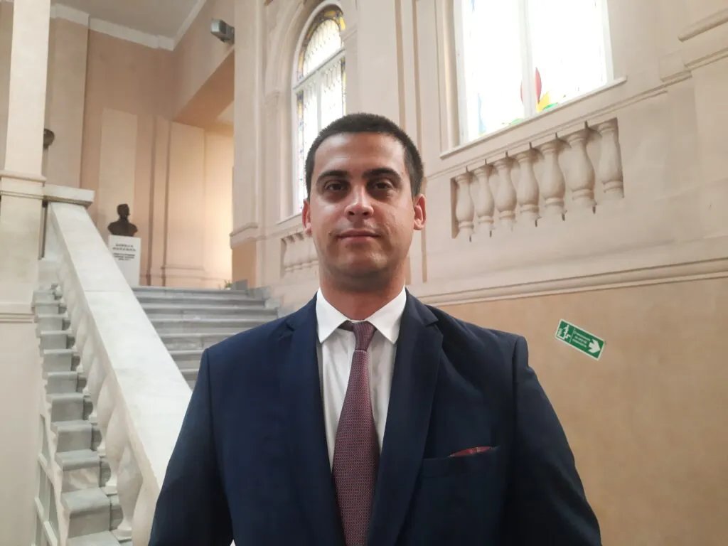"Je l' mislite da ste me uplašili": Advokat i užički odbornik Novaković objavio kako ga je i zašto jutros posetila policija
