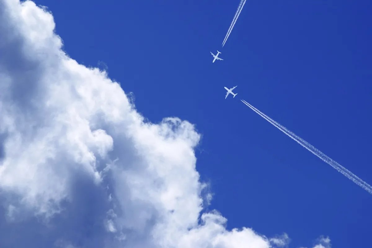 Dva aviona koja su se sudarila letela su pravo jedan ka drugom, ali piloti nisu reagovali: Svi se pitaju - kako nisu videli jedan drugog, a ovo je razlog
