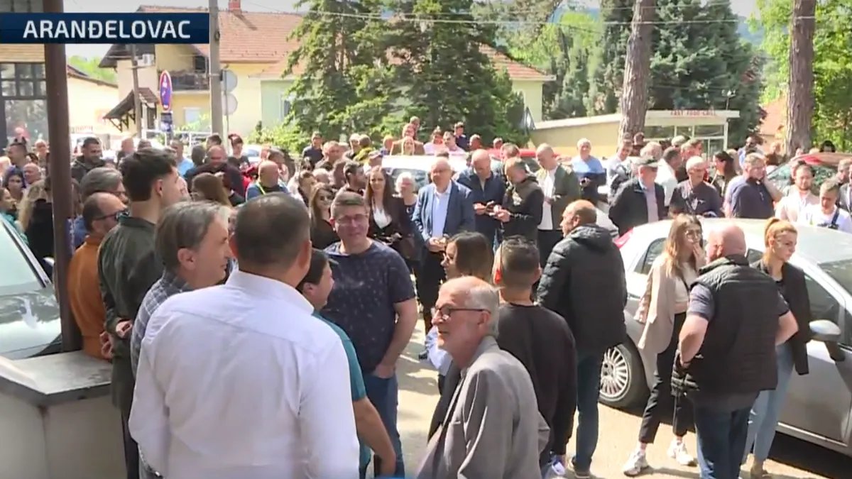 Skupština Aranđelovca danas bira organe i potvrđuje mandate odbornika: Priustni građani, ali i pristalice SNS