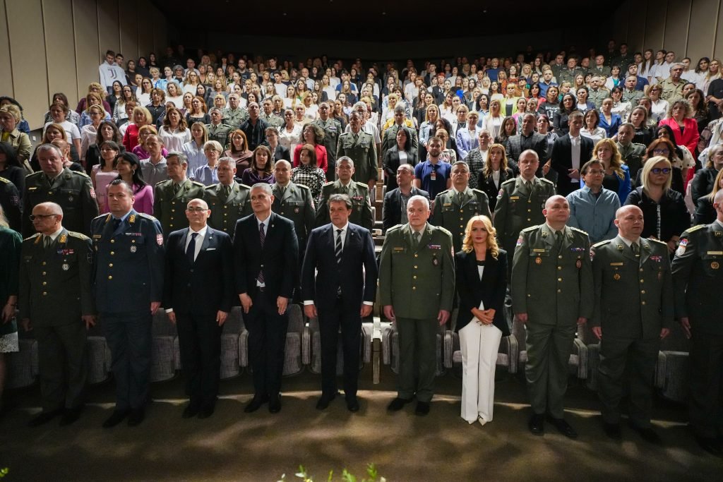 Ministar Gašić na obeležavanju Međunarodnog dana sestrinstva u VMA