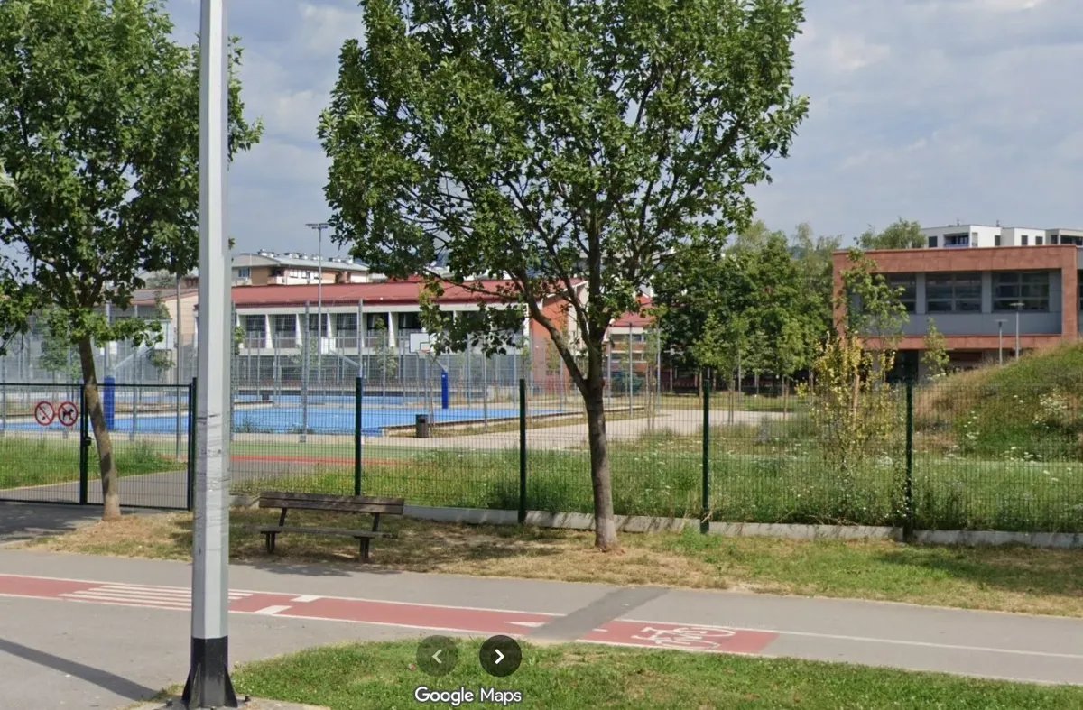 Lomljenje koša u zagrebačkoj školi prorežimski tabloidi prikazali kao vandalizam "blokadera" (FOTO)