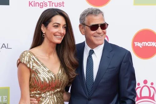 Amal i Džordž Kluni oduševili glamurom na prestižnom događaju FOTO