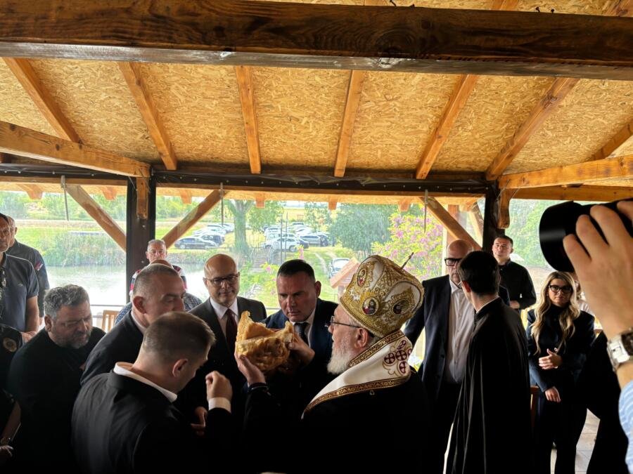 TRADICIJA I ZAJEDNIŠTVO! Obeležena slava Sveti Vasilije Ostroški KPZ" Padinska Skela"