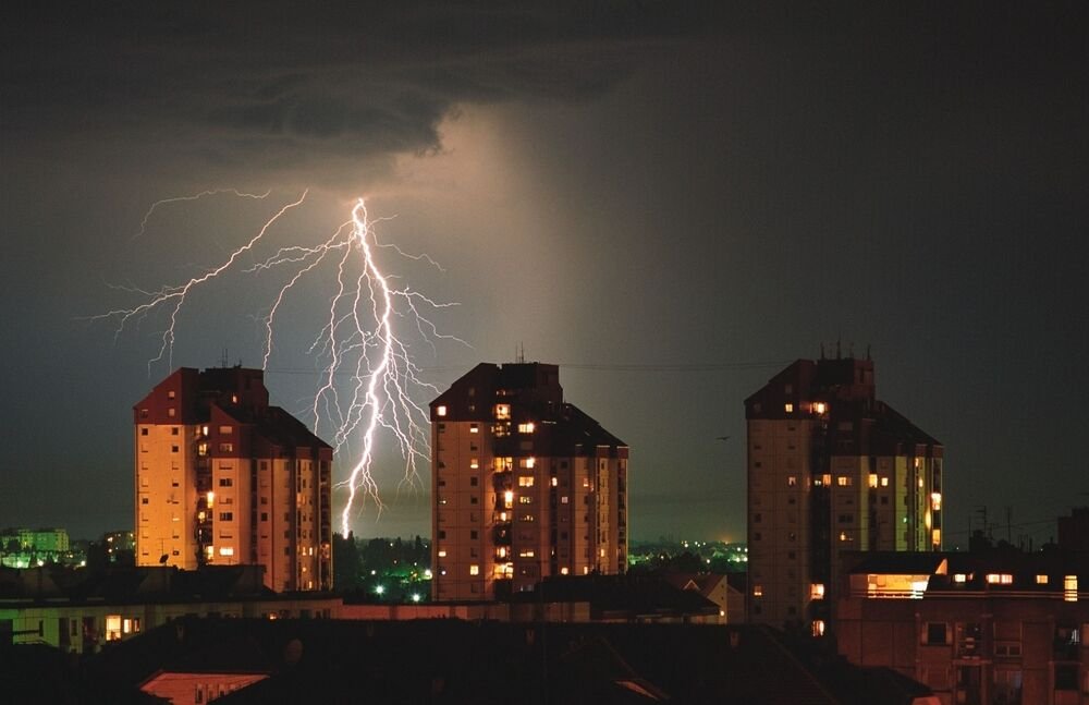 NOVO UPOZORENJE RHMZ, SLEDE NAM DVA NAJGORA SATA! Skoro cela Srbija na udaru, PLJUSAK SAMO ŠTO NIJE POČEO!