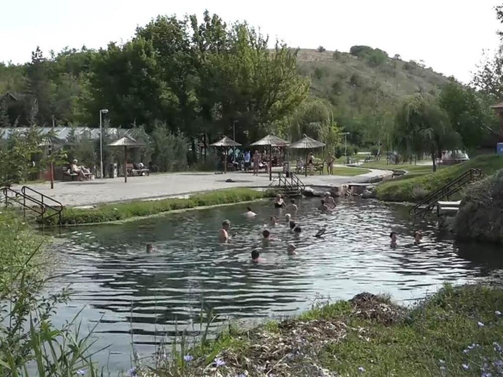 Apartman u ovoj srpskoj banji jeftiniji od ručka: Njena lekovita voda dostiže 30 stepeni, ušuškana daleko od svega!