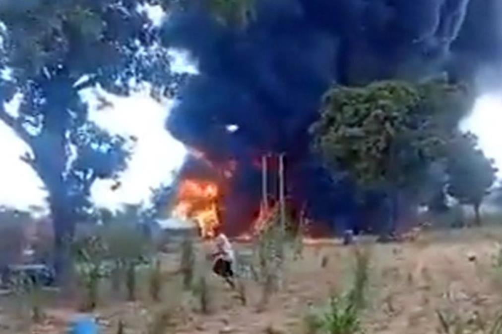 NAJMANJE 100 CIVILA UBIJENO U VAZDUŠNOM UDARU NA PREPUNU PIJACU CIVILA! Stradalo mnogo devojčica i žena