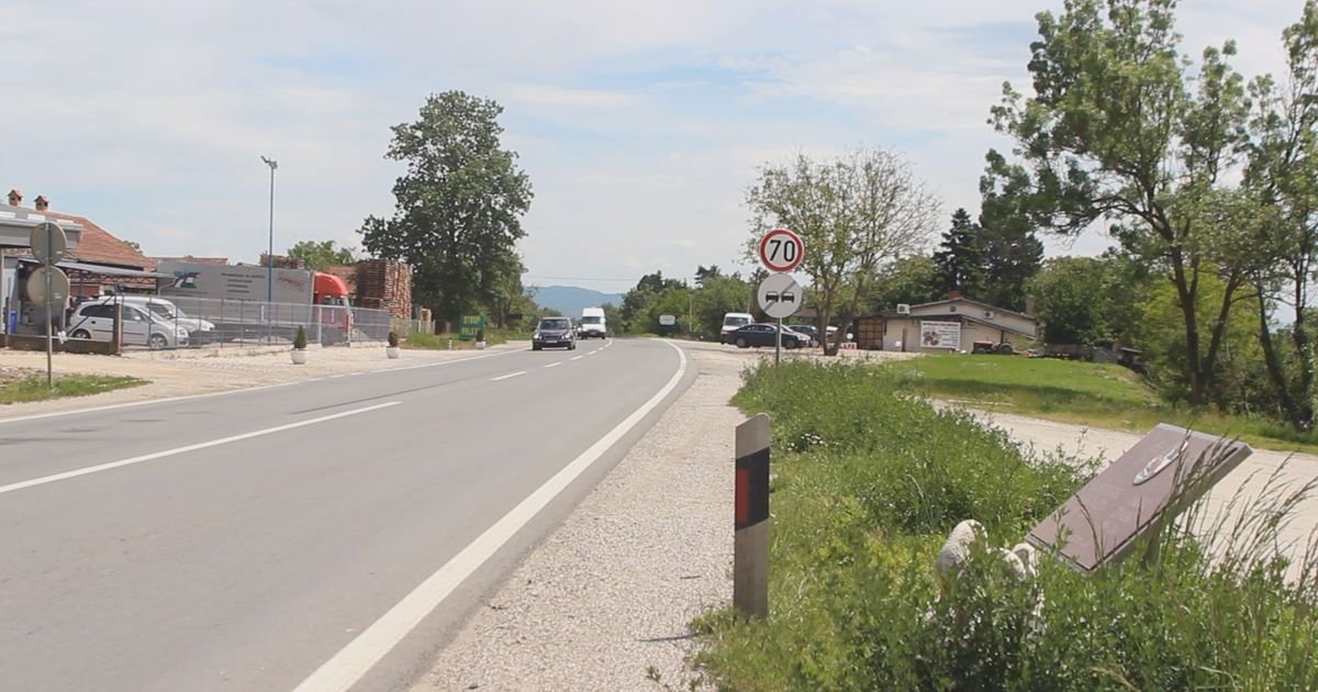 Stravičan snimak sa Ibarske magistrale: Posvađali se vozači vozila, nastao haos koji je mogao da košta glave