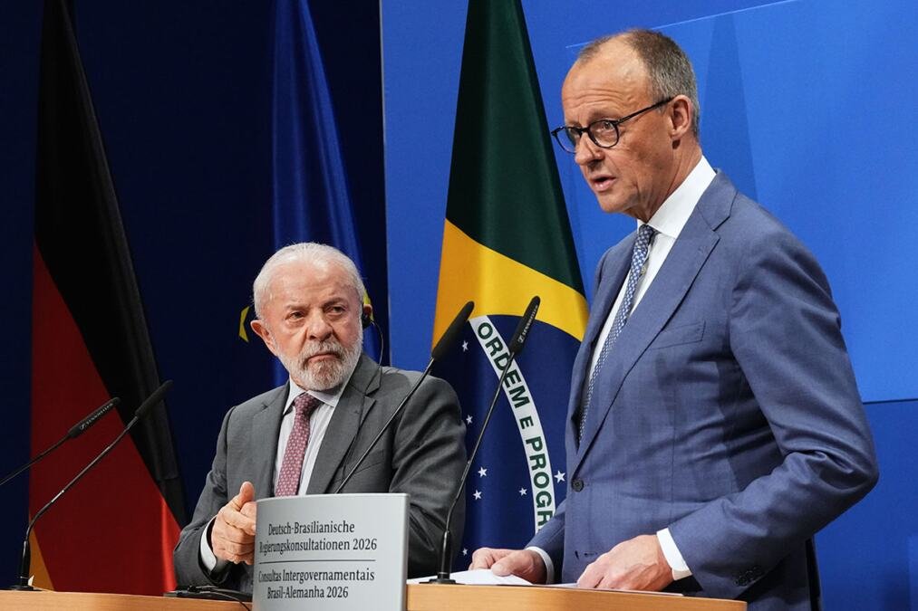 MERC IZVIŽDAN NA KONGRESU U BERLINU! Izjave izazvale talas negodovanja publike (VIDEO)
