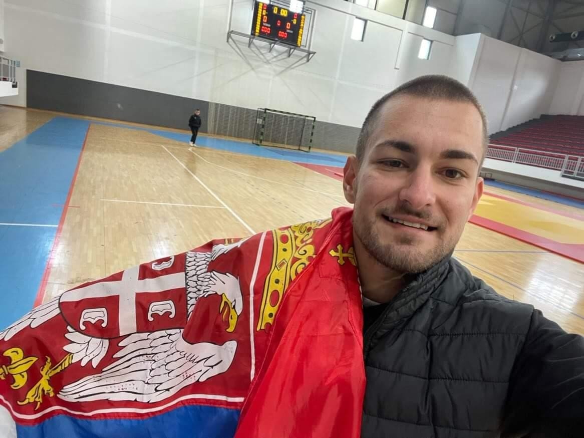Mislili su da je nemoguće: Iako nema ruku, Davor je zadivio celu planetu i ušao u istoriju po TREĆI put