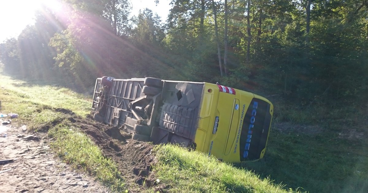 TRAGEDIJA KOD MRKONJIĆ GRADA! Vozač autobusa poginulo, povređeno 10 ljudi!