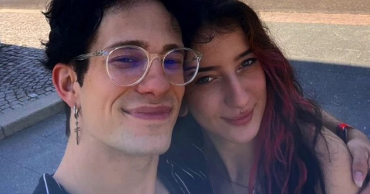 Ovo je prelepa devojka frontmena "Lavine": Nakon prolaska u finale Evrovizije poslala mu snažnu poruku