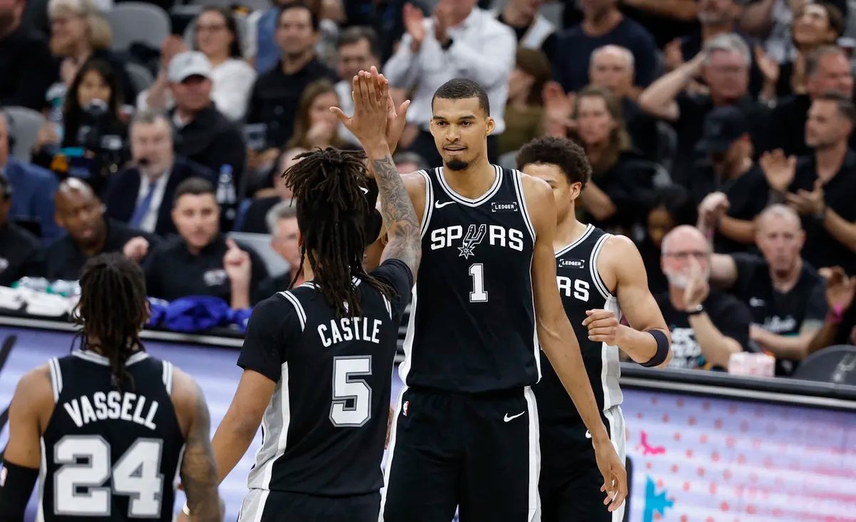 Vembanjama radio stvari koje su viđene tek treći put u istoriji NBA lige: Izludeo Gobera, provozao ga na ringišpilu, a podsmevali mu se igrači na terenu VIDEO