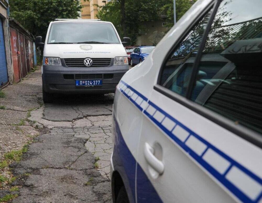 UBIJENI MIGRANT PRONAĐEN U ĆEBETU, DRUGOM SE BORE ZA ŽIVOT: Obrenovac vrvi od policije
