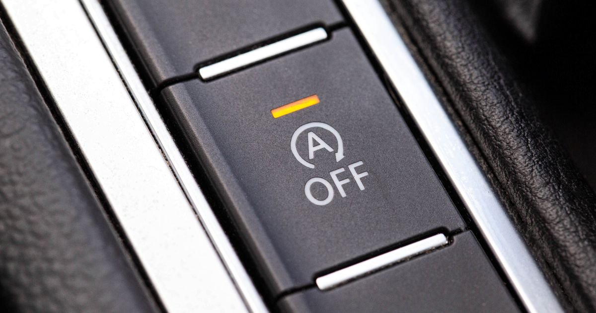 Dugme koje treba da gasite čim sednete u auto: Ova "ekološka" opcija vam tiho uništava motor