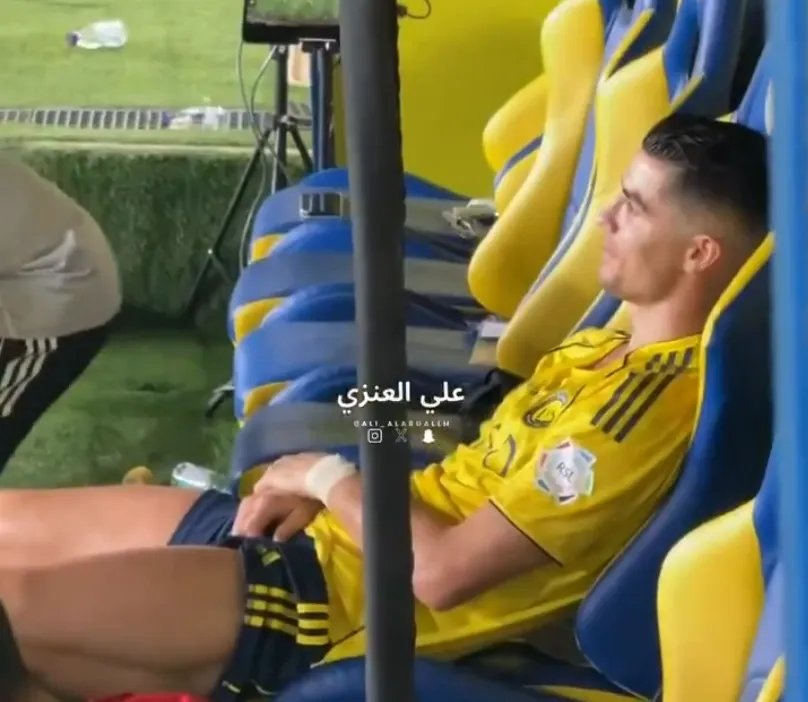 VIDEO Ronaldo se slomio kao nikad, ova scena ga slomila: Potpuno utučen jer je ostao bez titule u 98. minutu, istovremeno se šeici tukli u VIP sektoru