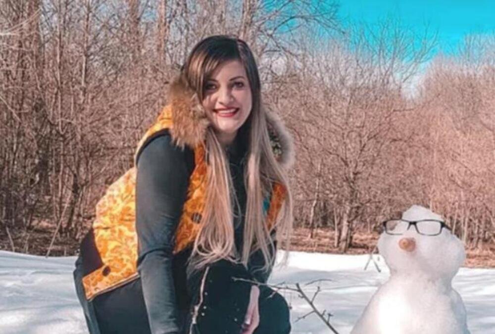 JELENA JE ZBOG ČOVEKA KOG NIKAD U ŽIVOTU NIJE VIDELA PUKLA CELU UŠTEĐEVINU: Na aerodromu je dočekao ŠOK!