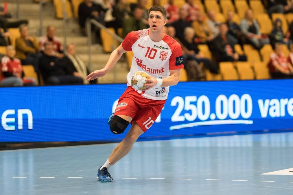 ĐUKIĆ PRED MAĐARSKU: Mirno, organizovano i strpljivo