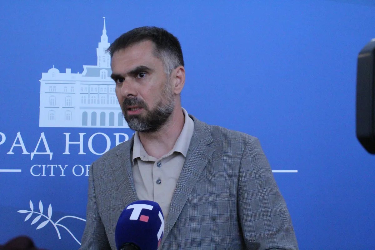Mićin: Bio sam iznenađen idejnim rešenjem za spomenik poginulima u padu nadstrešnice