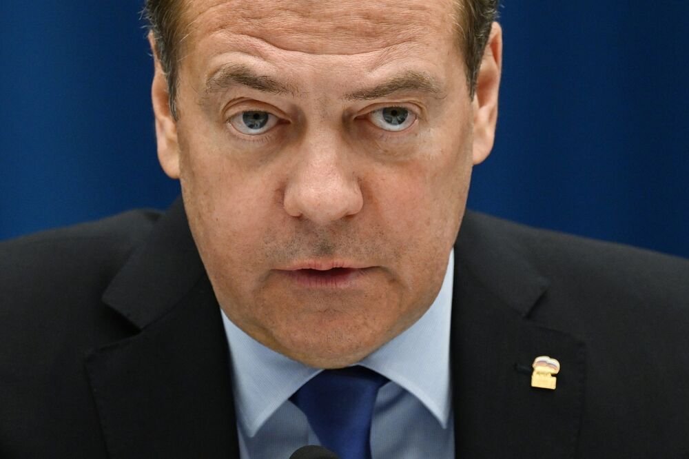 "SADA STE NAM SVI POSTALI BLIŽI" Žestoka poruka Medvedeva nakon testiranja RAKETNOG SISTEMA "SARMAT"