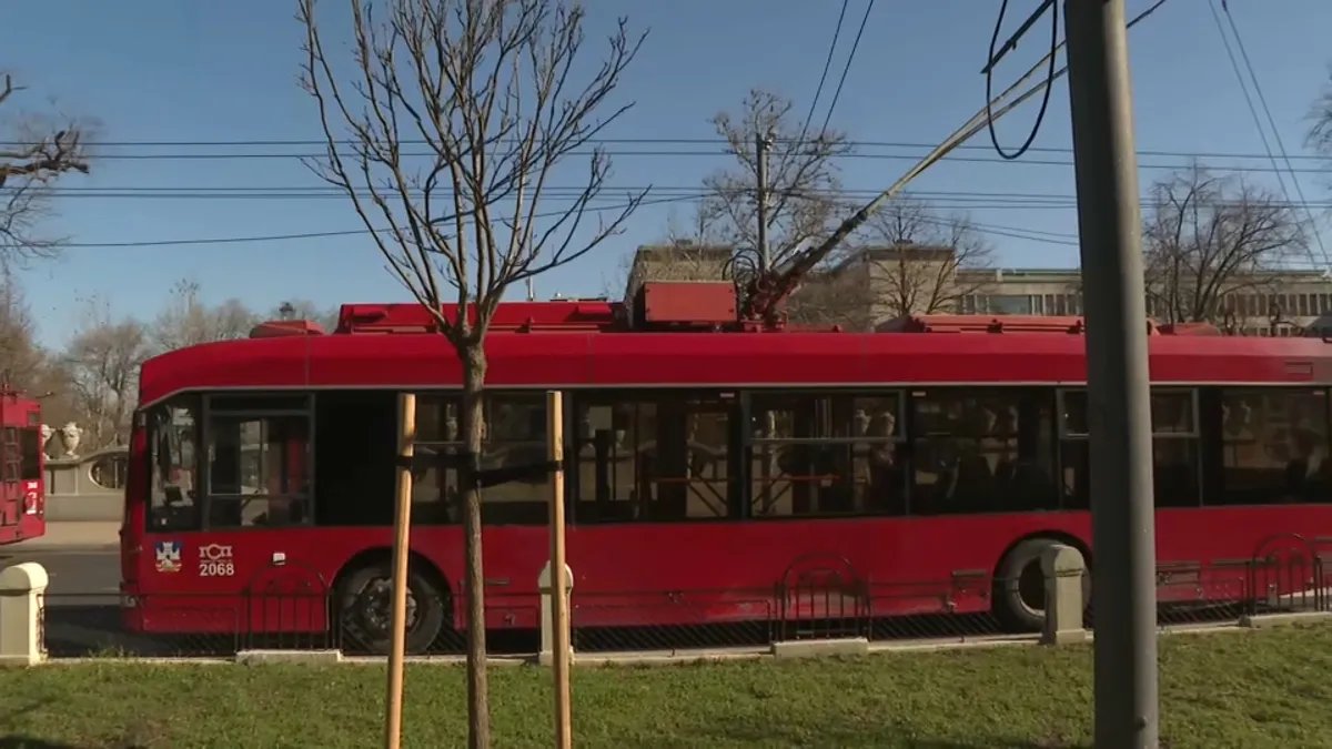 CLS: Grad Beograd namerno opstruiše tender za nove trolejbuse, ponovo se odlaže rok