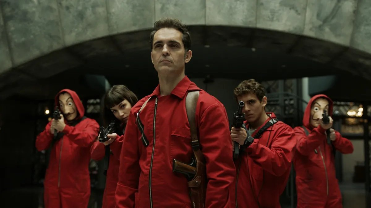 Bio je depresivan, a onda je promenio život iz korena: Proslavio se kao Berlin u seriji "La casa de papel", a njegovo srce je osvojila Tatjana iz Svilajnca