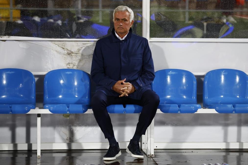 ŽOZE MURINJO I REAL MADRID - ISPLIVALI NOVI DETALJI: "Kraljevski" klub ima još manje od dve nedelje da aktivira klauzulu iz ugovora Portugalca!