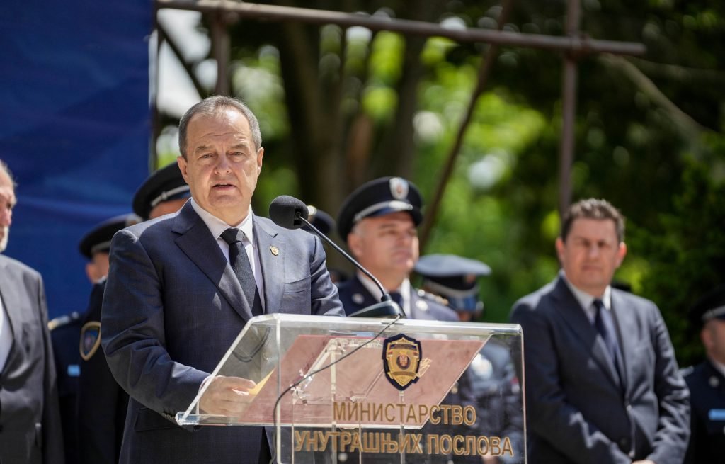 Dačić: Budite dostojni uniforme koju nosite