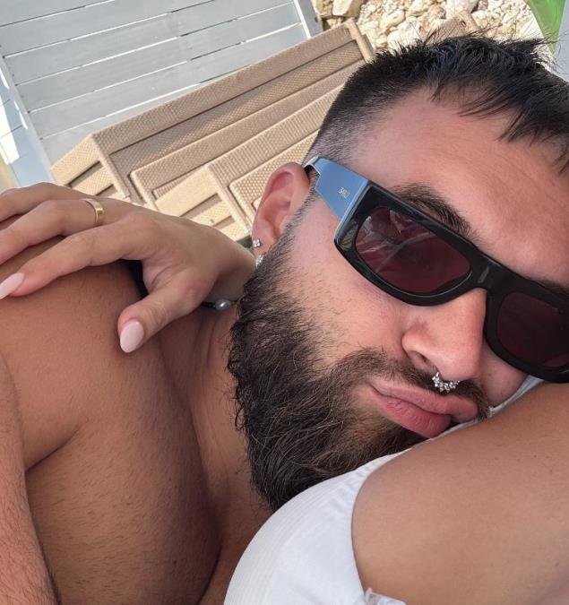 PRIČALO SE DA KRIJE VEZU SA UČESNICOM EVROVIZIJE Poznati reper ponovo iznenadio javnost! Hoće dete ali neće da se ženi: Voleo bih da budem tata...