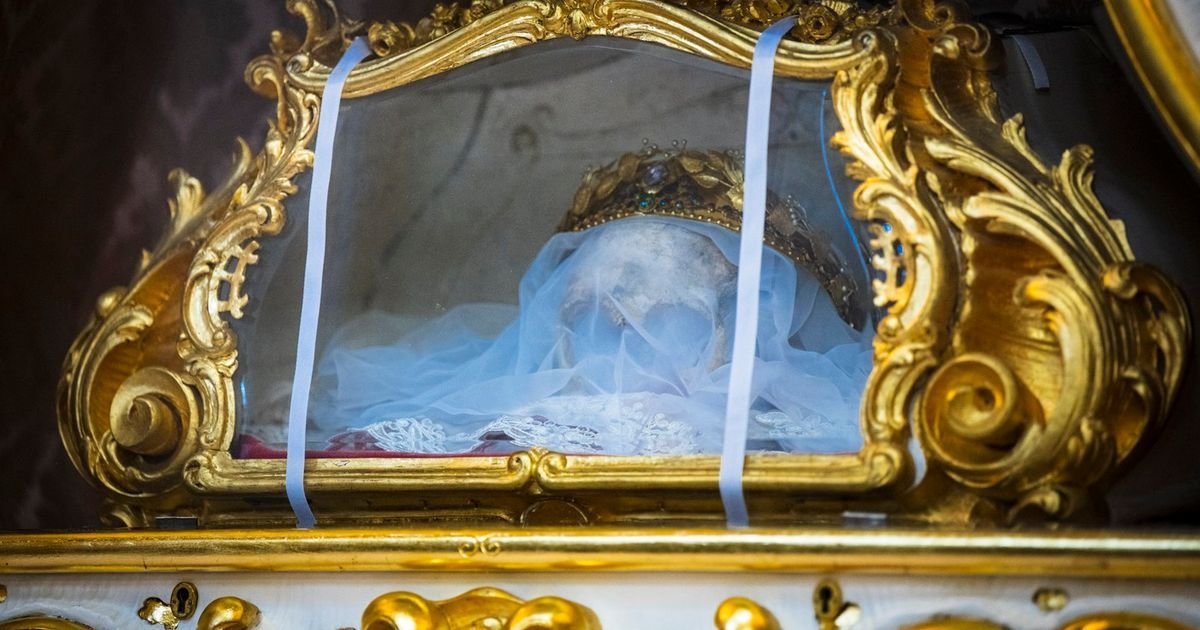 Ukradena lobanja srednjovekovne svetice: Kamere snimile drskog lopova kako beži iz crkve