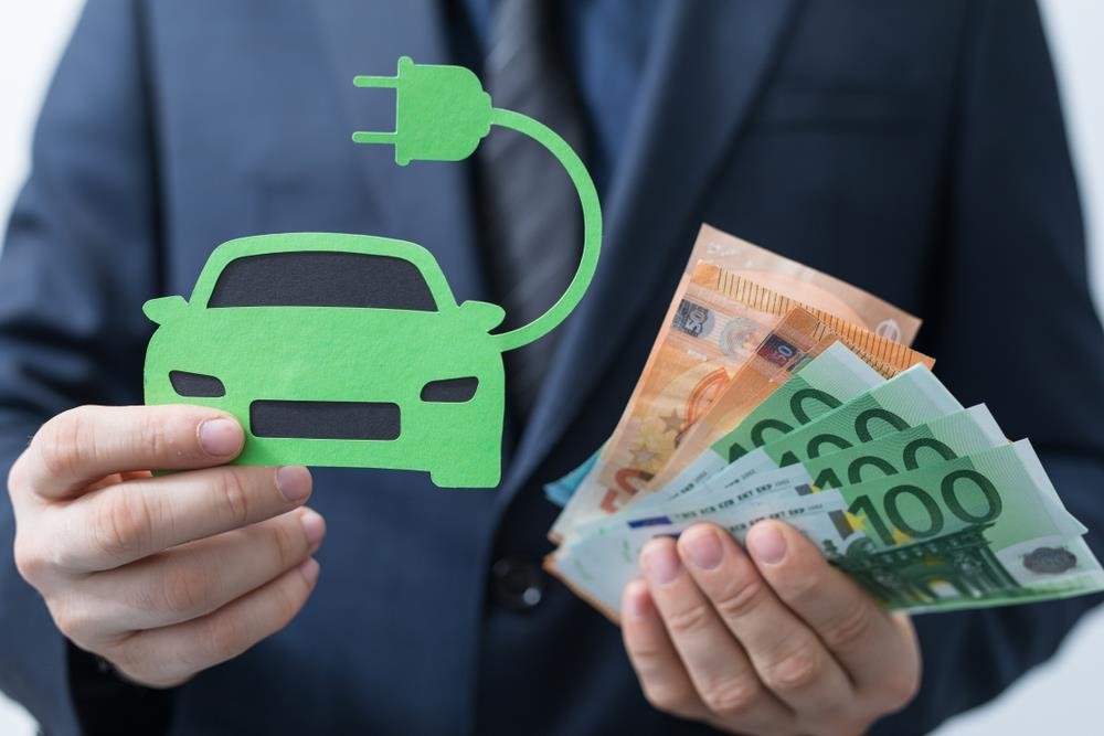 Gorivo sve skuplje, električni automobili sve traženiji: Besparica menja tržište!