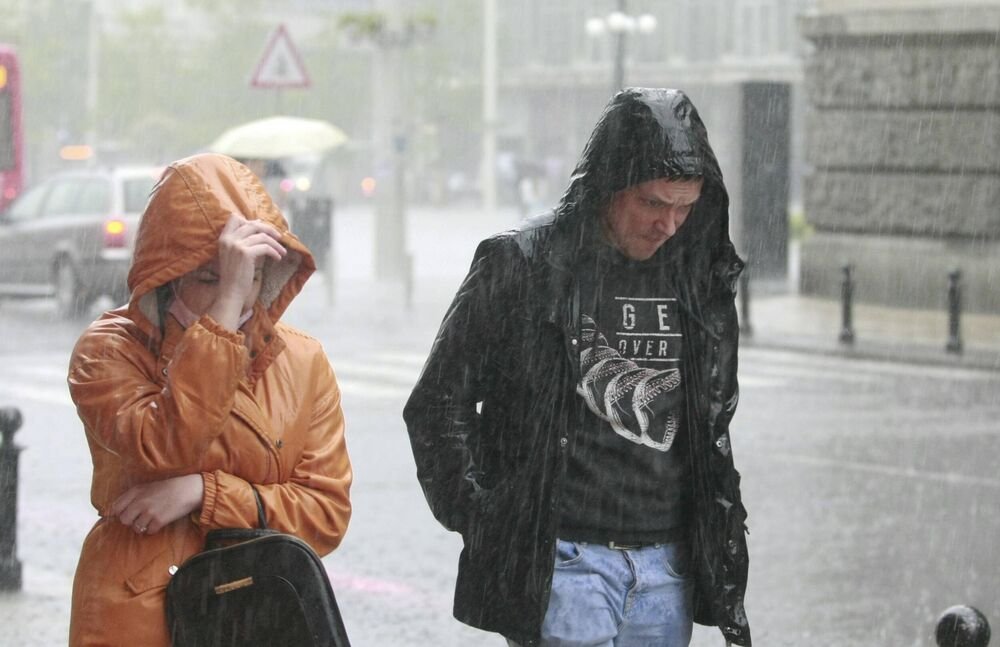 Temperatura jedva iznad nule, jako nevreme i opasnost od udara groma! Evo kakvo nas vreme očekuje do kraja nedelje!