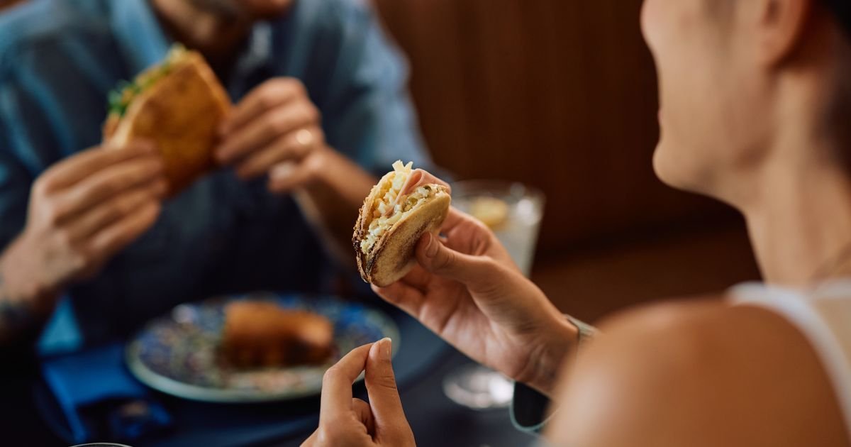Zašto je uživanje u hrani jednako važno kao i vitamini: Stručnjaci objašnjavaju moć "vitamina P"