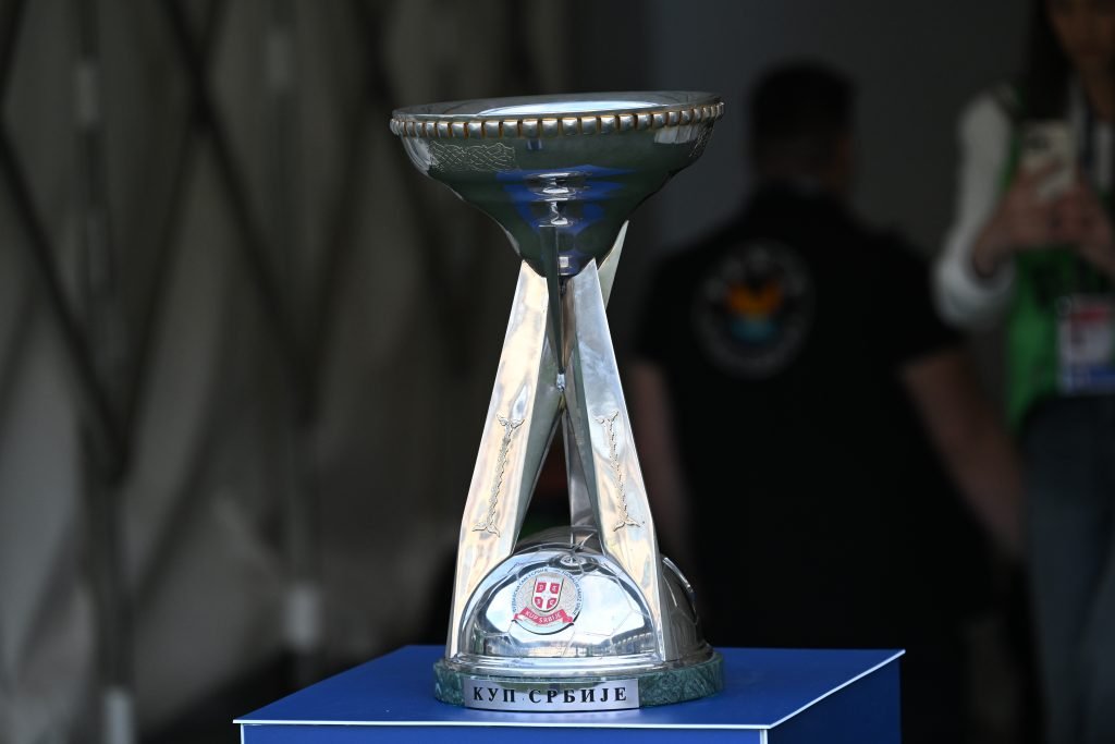 Kasnilo finale Kupa Srbije, sukob navijča Crvene zvezde i policije