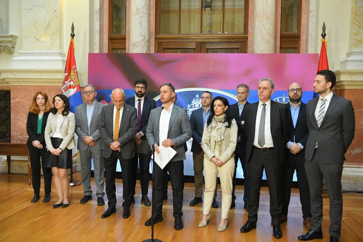 "Opozicija ne sme da se deli u mnogo kolona, tri su dobra kombinacija"