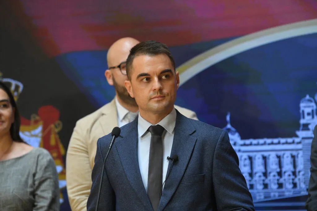 "Ministarka Paunović obmanula poslanike i građane tvrdnjom da su članovi komisije imali uvid u spisak stogodišnjaka"