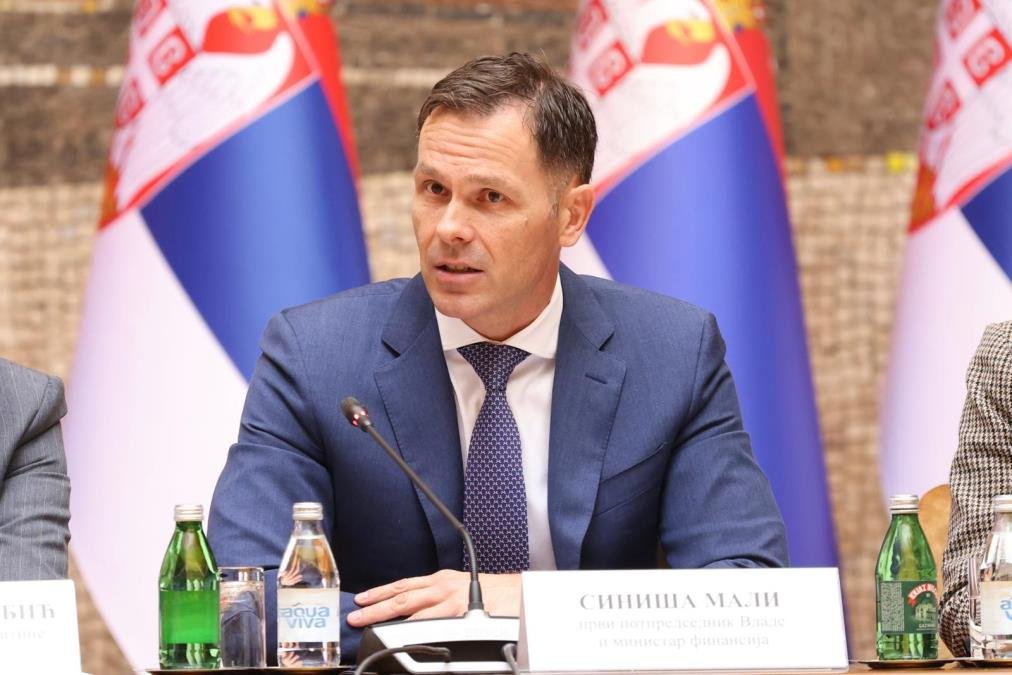"IZGLEDA DA JE GOSPODIN ŠOŠKIĆ ZABORAVIO" Ministar Mali crno na belo stavku po stavku o "lekcijama" nekadašnjeg guvernera NBS: Gde smo bili tada, a gde smo sad