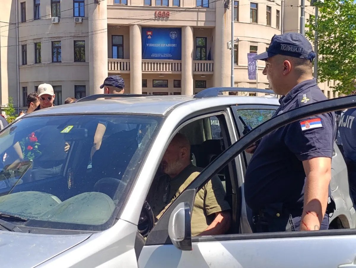 Studenti tvrde da napadaču sa raskrsnice kod Pravnog ovo nije prvi napad: Podelili snimak sa motkom VIDEO